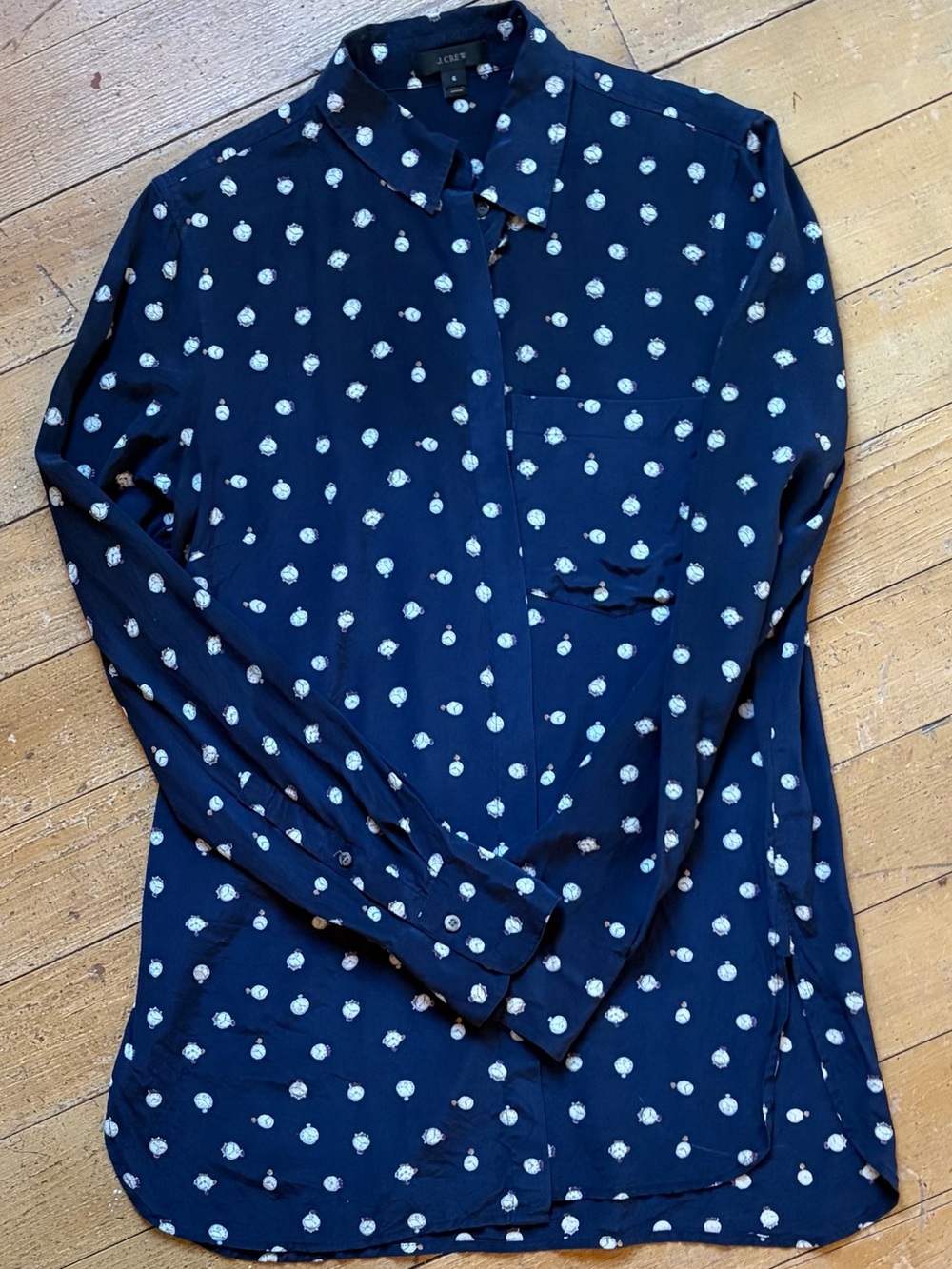 Enchanting JCrew navy silk button up blouse with pocket watch pattern - Picture 3 of 5